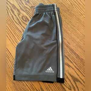 Adidas soccer shorts boys size medium
